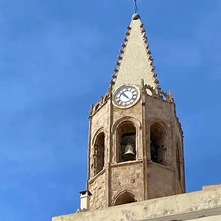 Piso Azul Espero Reial 아파트 *