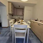 Piso Azul Esperò Reial Appartamento